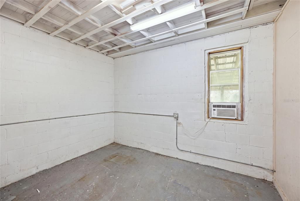 For Sale: $1,100,000 (3 beds, 2 baths, 1782 Square Feet)