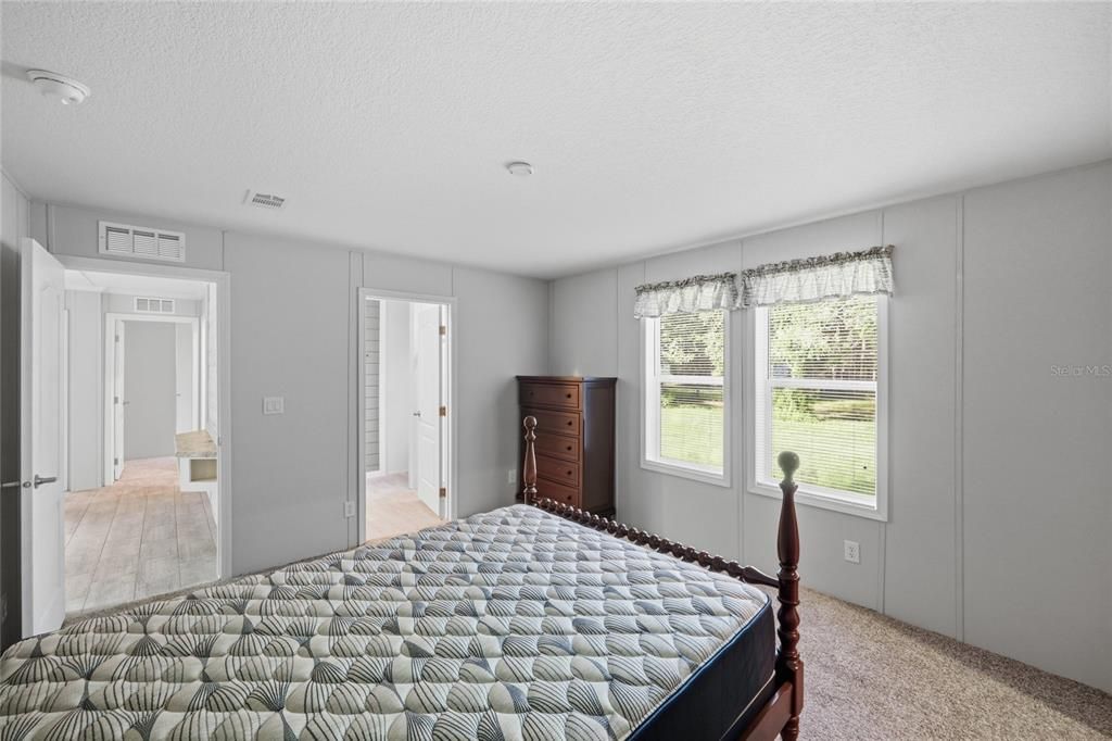 For Sale: $1,100,000 (3 beds, 2 baths, 1782 Square Feet)