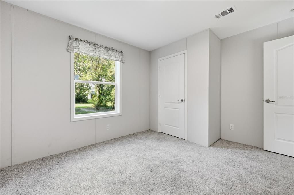 For Sale: $1,100,000 (3 beds, 2 baths, 1782 Square Feet)