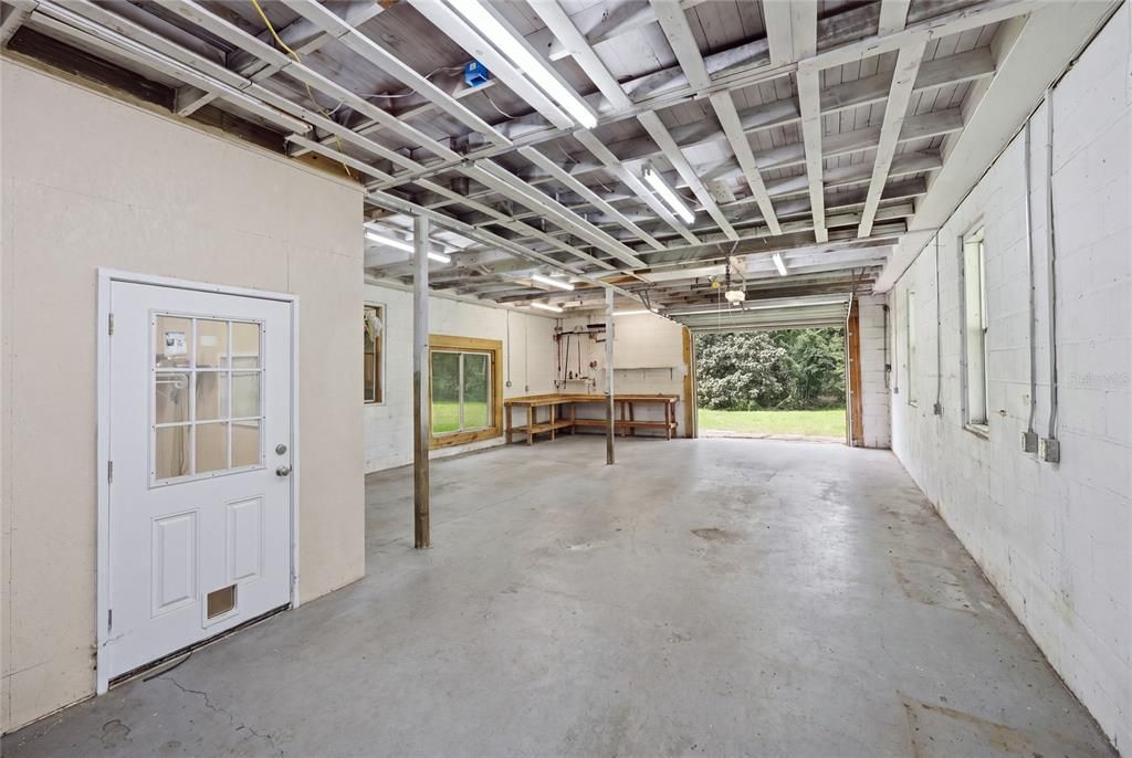 For Sale: $1,100,000 (3 beds, 2 baths, 1782 Square Feet)