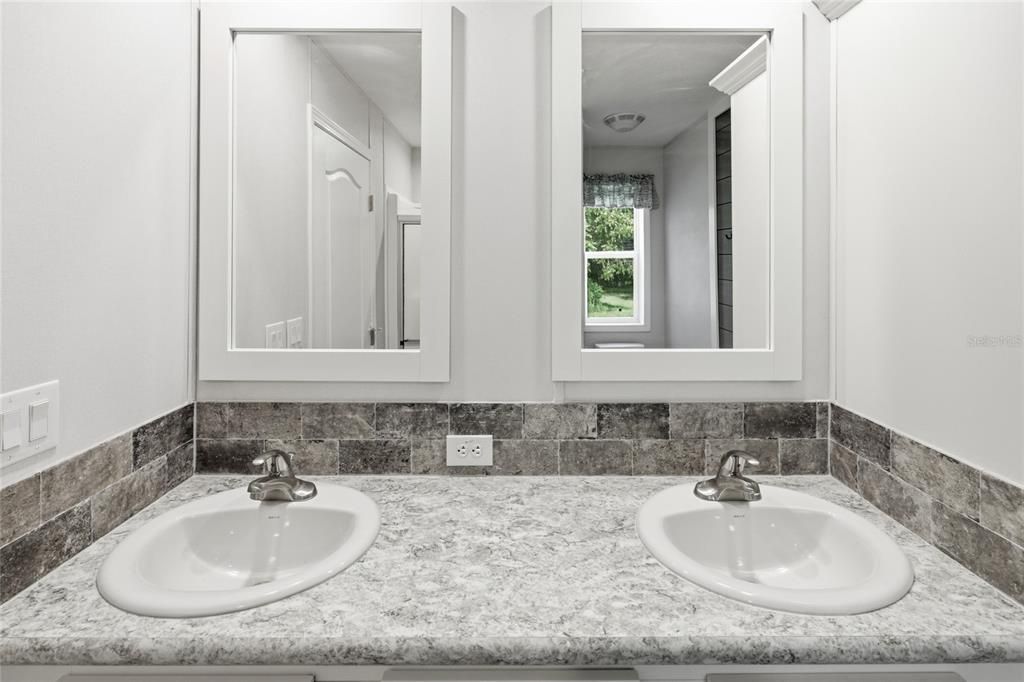 For Sale: $1,100,000 (3 beds, 2 baths, 1782 Square Feet)