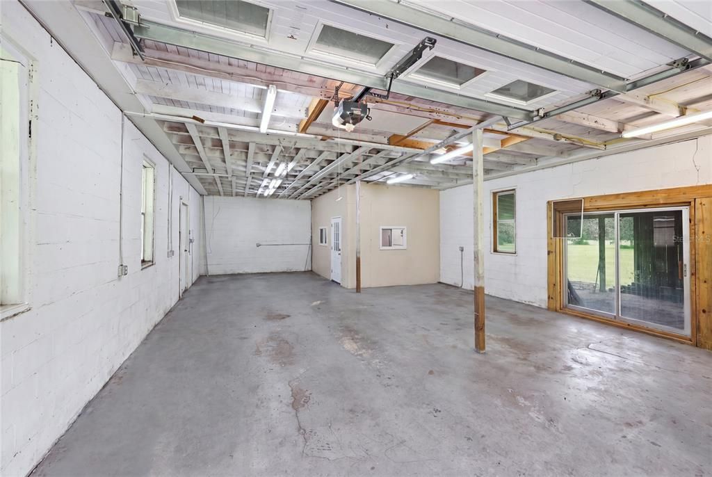 For Sale: $1,100,000 (3 beds, 2 baths, 1782 Square Feet)