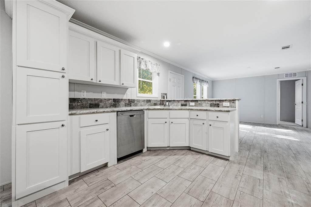 For Sale: $1,100,000 (3 beds, 2 baths, 1782 Square Feet)