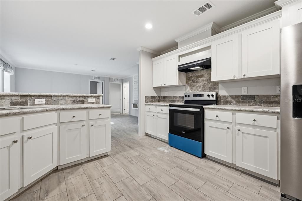 For Sale: $1,100,000 (3 beds, 2 baths, 1782 Square Feet)