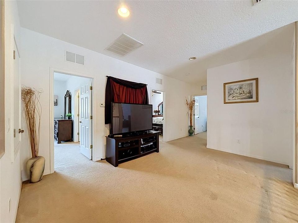 For Sale: $800,000 (5 beds, 3 baths, 3945 Square Feet)