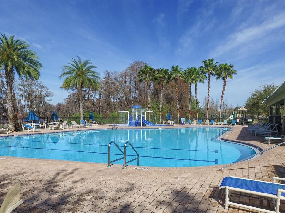 For Sale: $800,000 (5 beds, 3 baths, 3945 Square Feet)