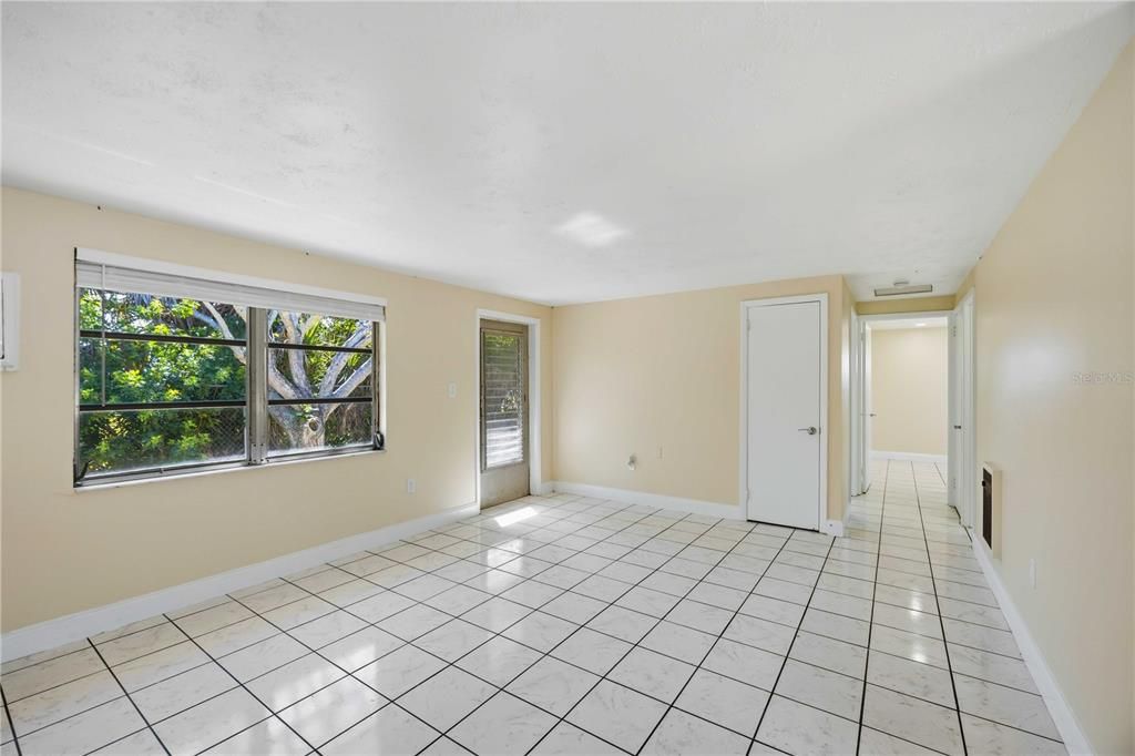 For Sale: $395,000 (4 beds, 0 baths, 1885 Square Feet)