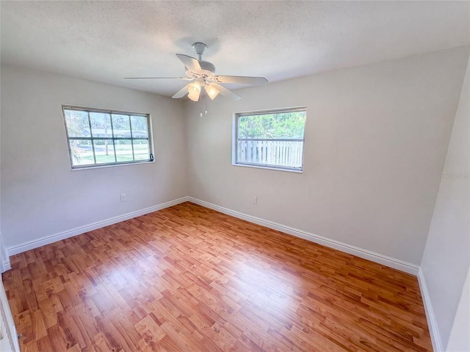 For Sale: $322,000 (3 beds, 2 baths, 1542 Square Feet)