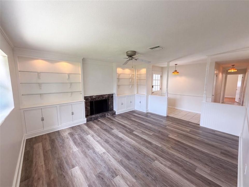 For Sale: $322,000 (3 beds, 2 baths, 1542 Square Feet)