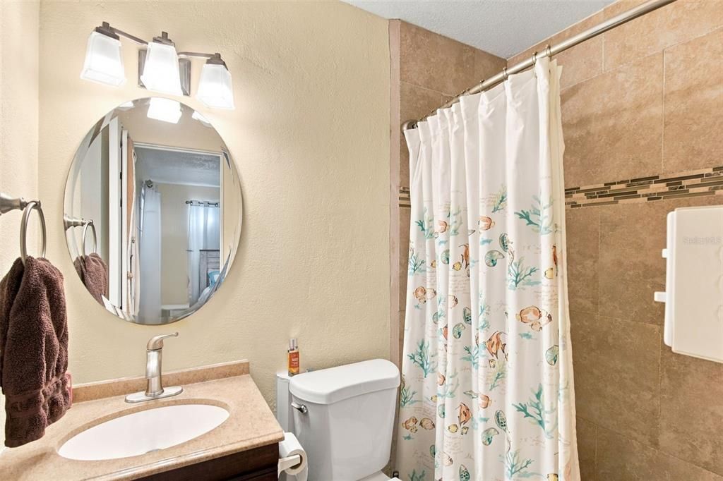 For Sale: $305,000 (3 beds, 2 baths, 937 Square Feet)