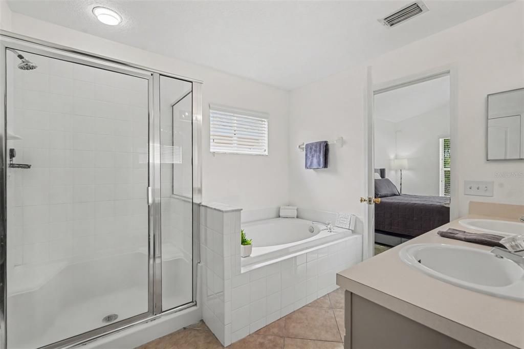 For Sale: $345,000 (3 beds, 2 baths, 1525 Square Feet)