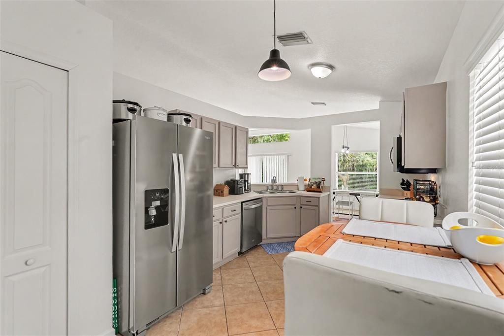 For Sale: $345,000 (3 beds, 2 baths, 1525 Square Feet)