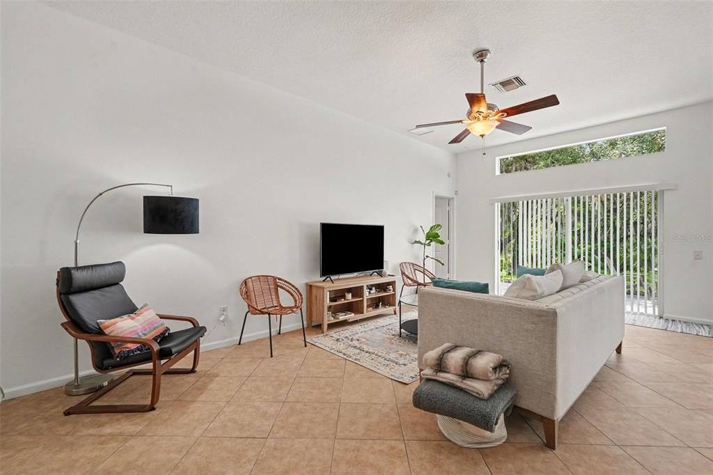 For Sale: $345,000 (3 beds, 2 baths, 1525 Square Feet)