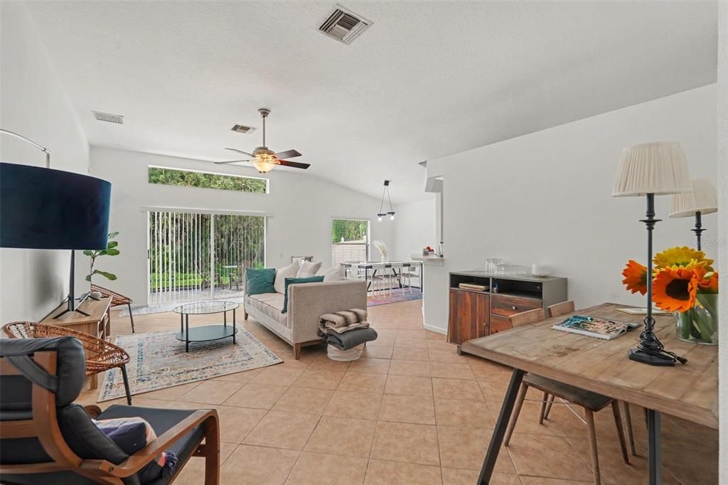 For Sale: $345,000 (3 beds, 2 baths, 1525 Square Feet)