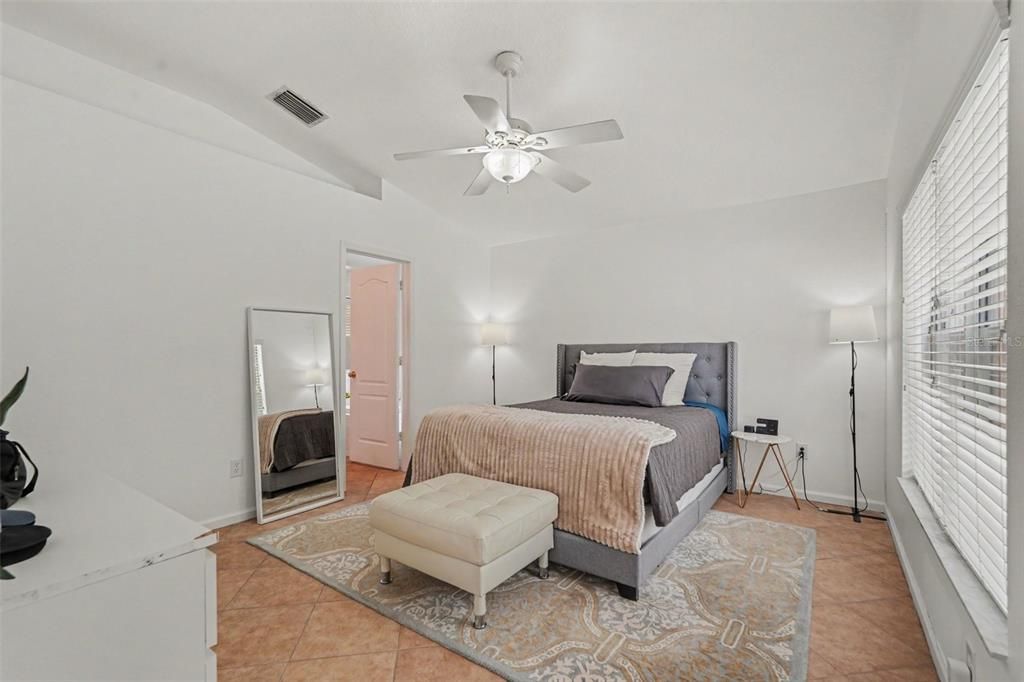 For Sale: $345,000 (3 beds, 2 baths, 1525 Square Feet)