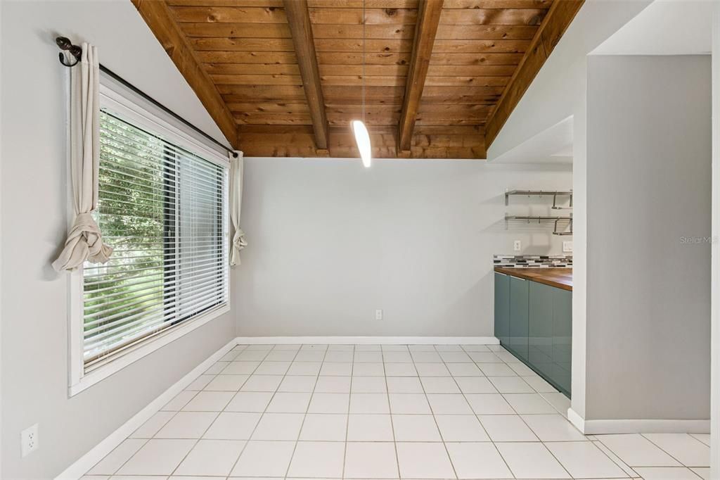 В аренду: $1,595 (2 спален, 2 ванн, 1173 Квадратных фут)