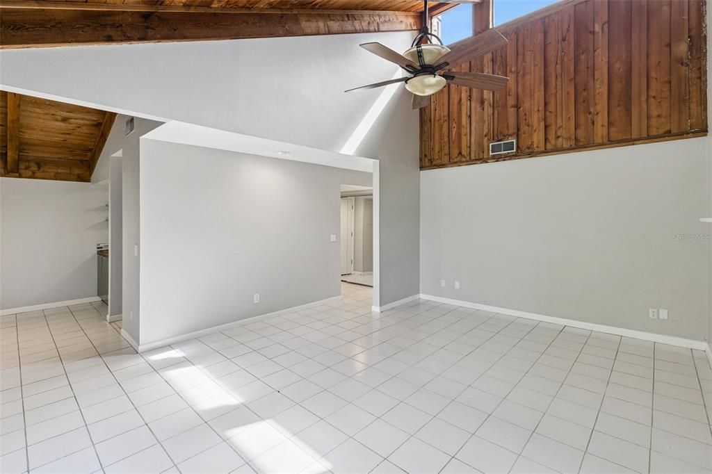 В аренду: $1,595 (2 спален, 2 ванн, 1173 Квадратных фут)