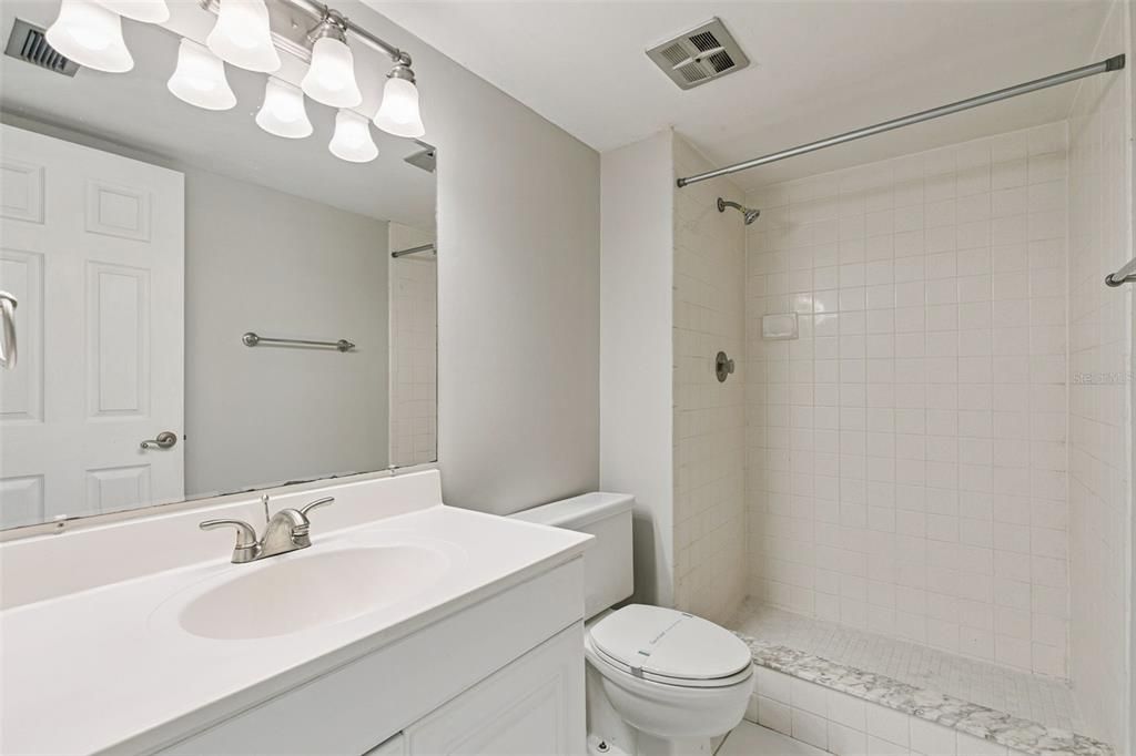 В аренду: $1,595 (2 спален, 2 ванн, 1173 Квадратных фут)