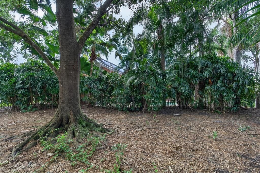 For Sale: $700,000 (6 beds, 3 baths, 2988 Square Feet)