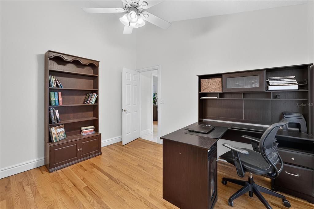 For Sale: $700,000 (6 beds, 3 baths, 2988 Square Feet)