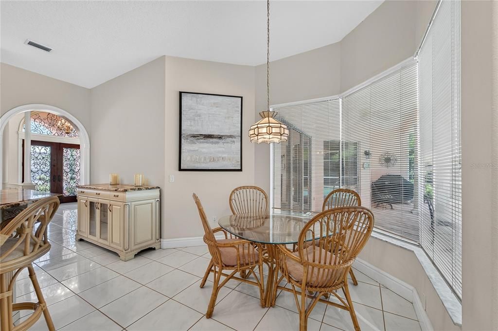 For Sale: $700,000 (6 beds, 3 baths, 2988 Square Feet)