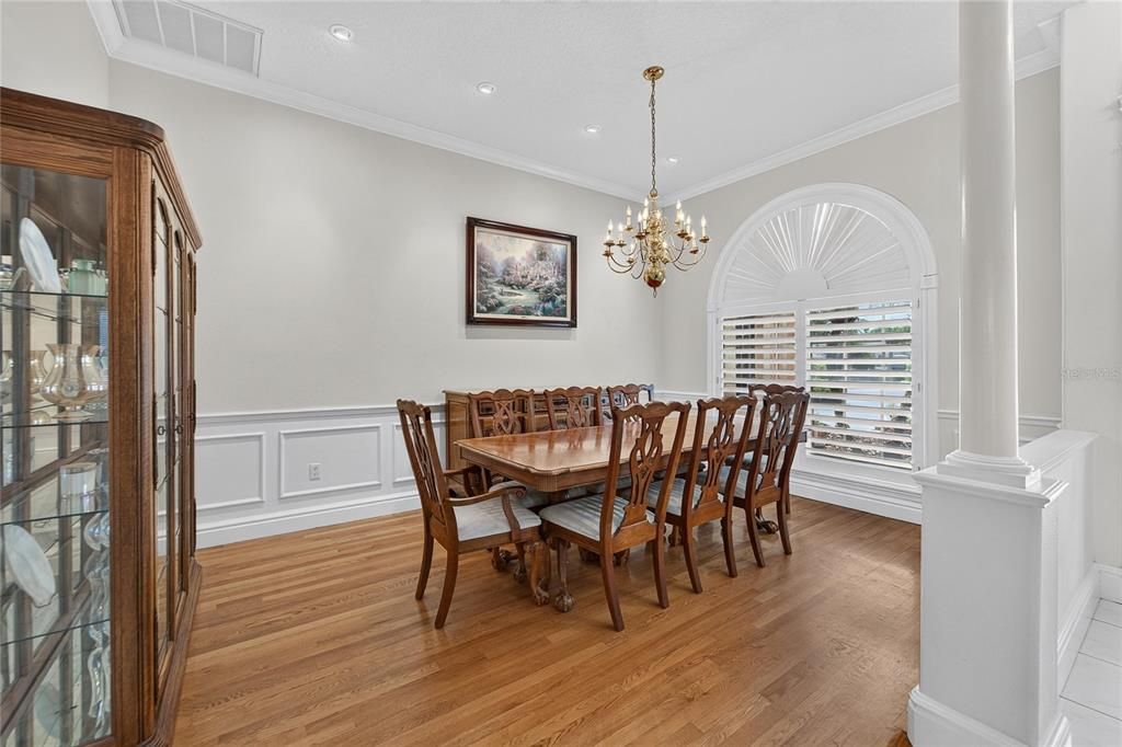 For Sale: $700,000 (6 beds, 3 baths, 2988 Square Feet)