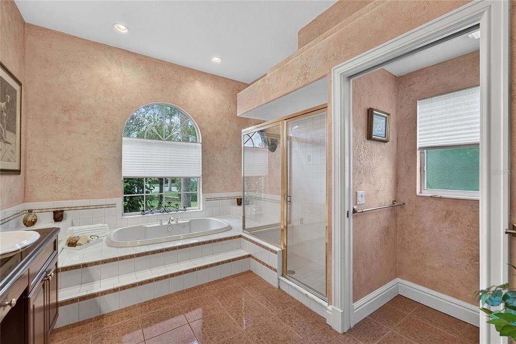 For Sale: $700,000 (6 beds, 3 baths, 2988 Square Feet)