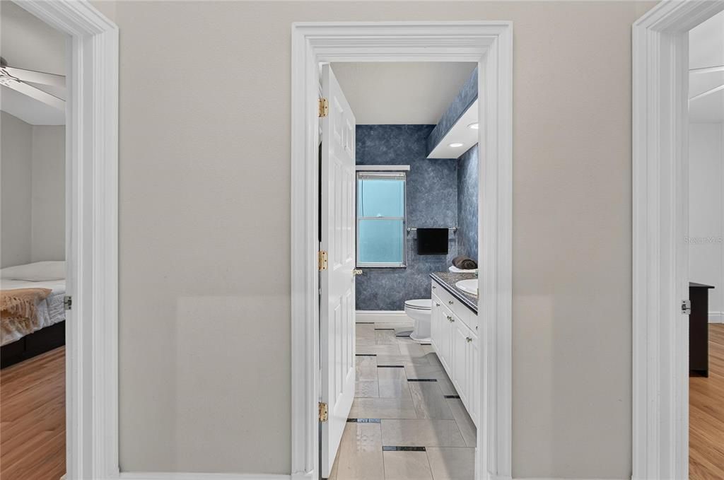 For Sale: $700,000 (6 beds, 3 baths, 2988 Square Feet)
