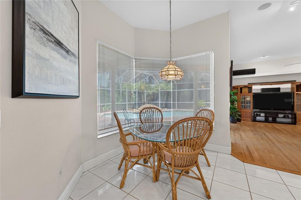 For Sale: $700,000 (6 beds, 3 baths, 2988 Square Feet)