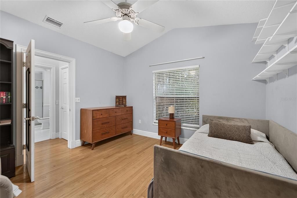 For Sale: $700,000 (6 beds, 3 baths, 2988 Square Feet)