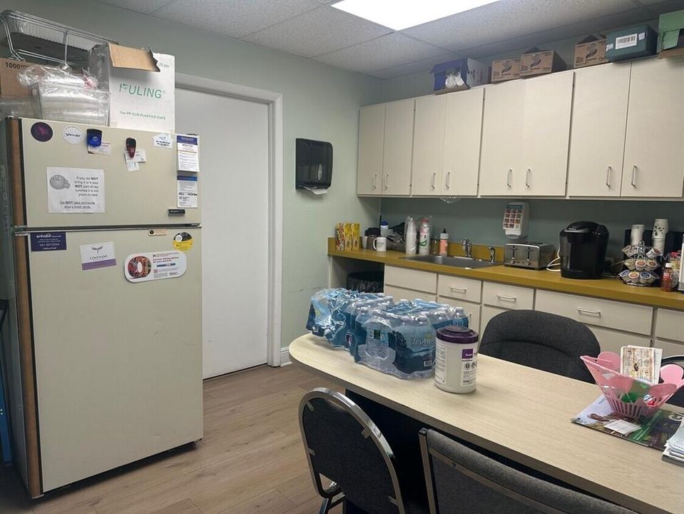 For Sale: $1,000,000 (0 beds, 0 baths, 3171 Square Feet)