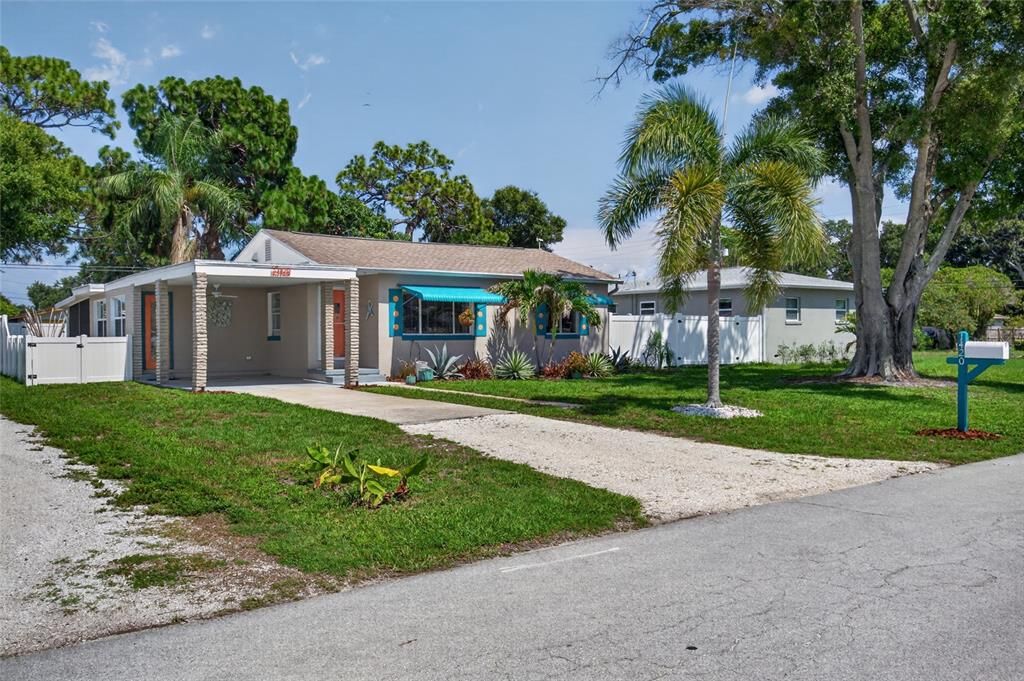 : $399,000 (2 beds, 2 baths, 1016 Square Feet)