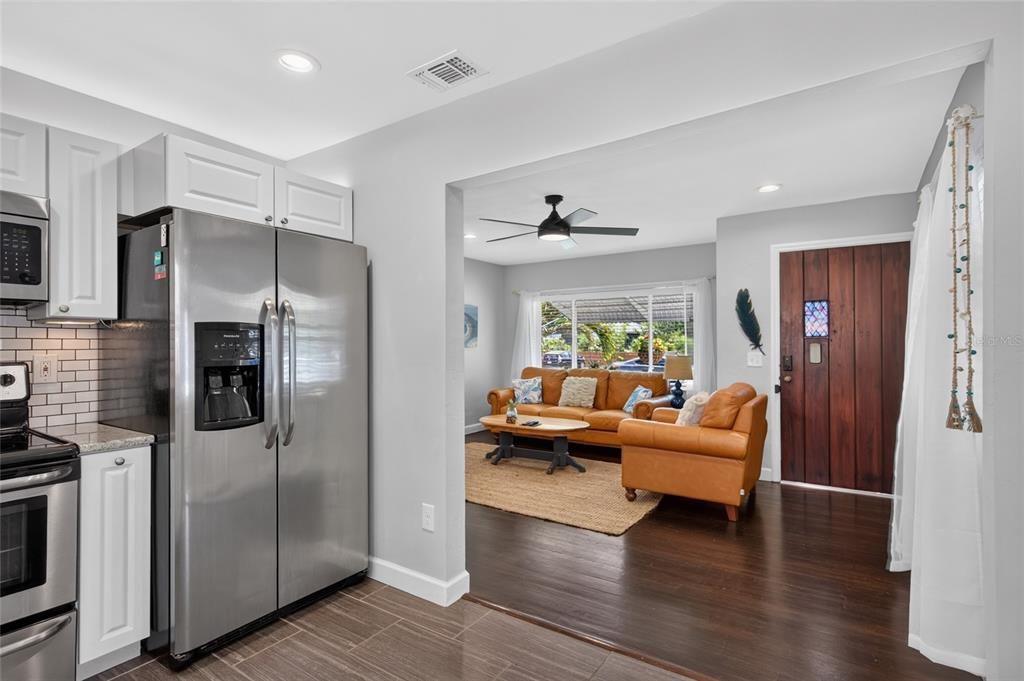 : $399,000 (2 beds, 2 baths, 1016 Square Feet)