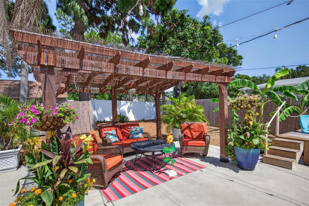 : $399,000 (2 beds, 2 baths, 1016 Square Feet)