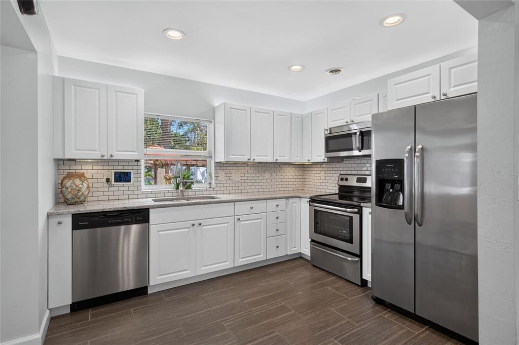 : $399,000 (2 beds, 2 baths, 1016 Square Feet)