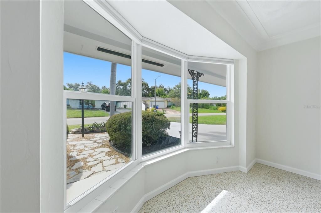 For Sale: $549,000 (3 beds, 3 baths, 1502 Square Feet)