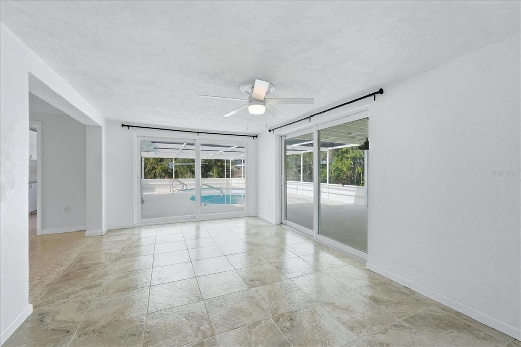 For Sale: $549,000 (3 beds, 3 baths, 1502 Square Feet)