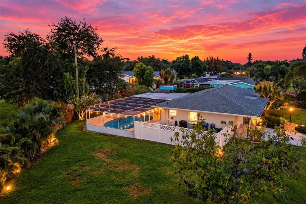 For Sale: $549,000 (3 beds, 3 baths, 1502 Square Feet)