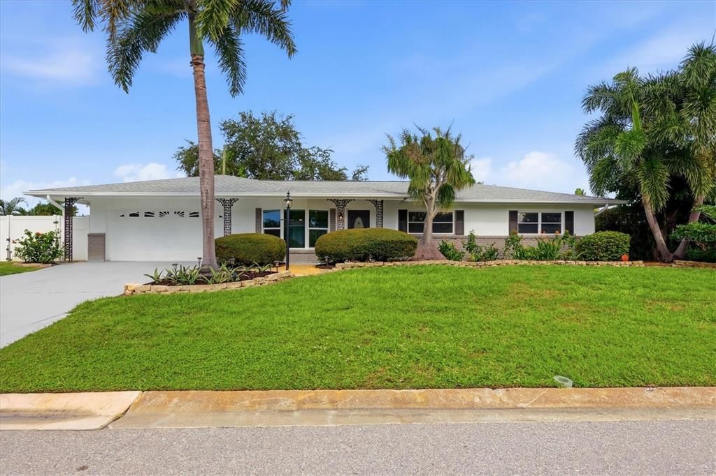 For Sale: $549,000 (3 beds, 3 baths, 1502 Square Feet)