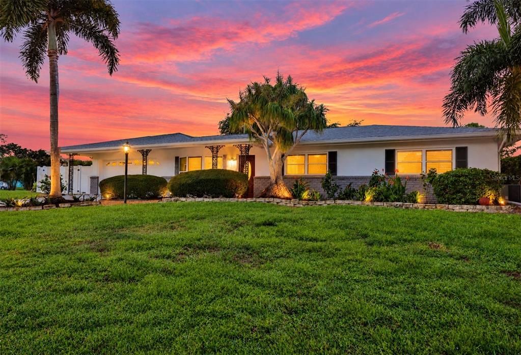 For Sale: $549,000 (3 beds, 3 baths, 1502 Square Feet)