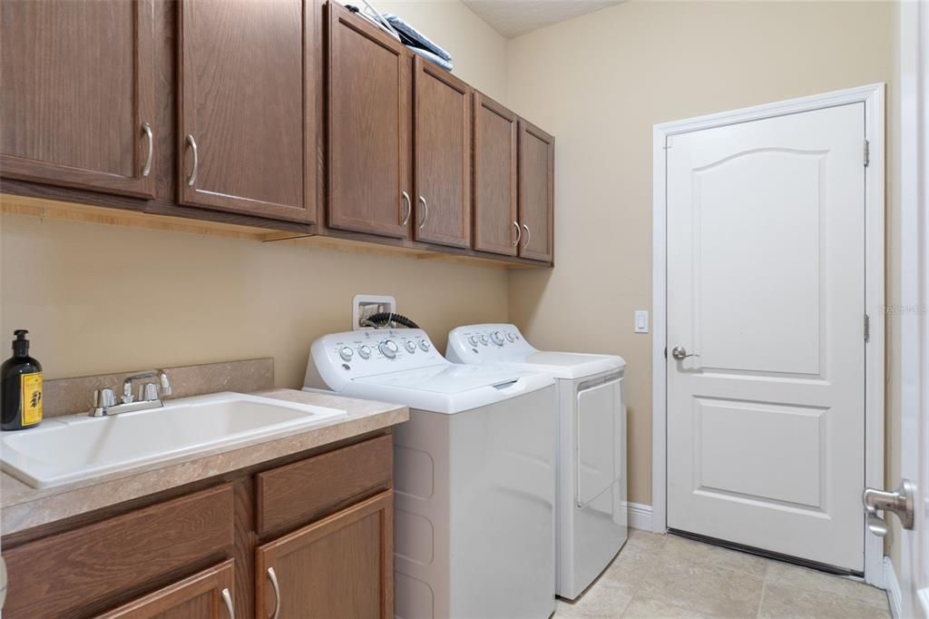 For Sale: $424,000 (3 beds, 2 baths, 1985 Square Feet)