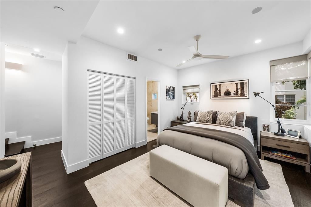 For Sale: $1,000,000 (3 beds, 3 baths, 2296 Square Feet)