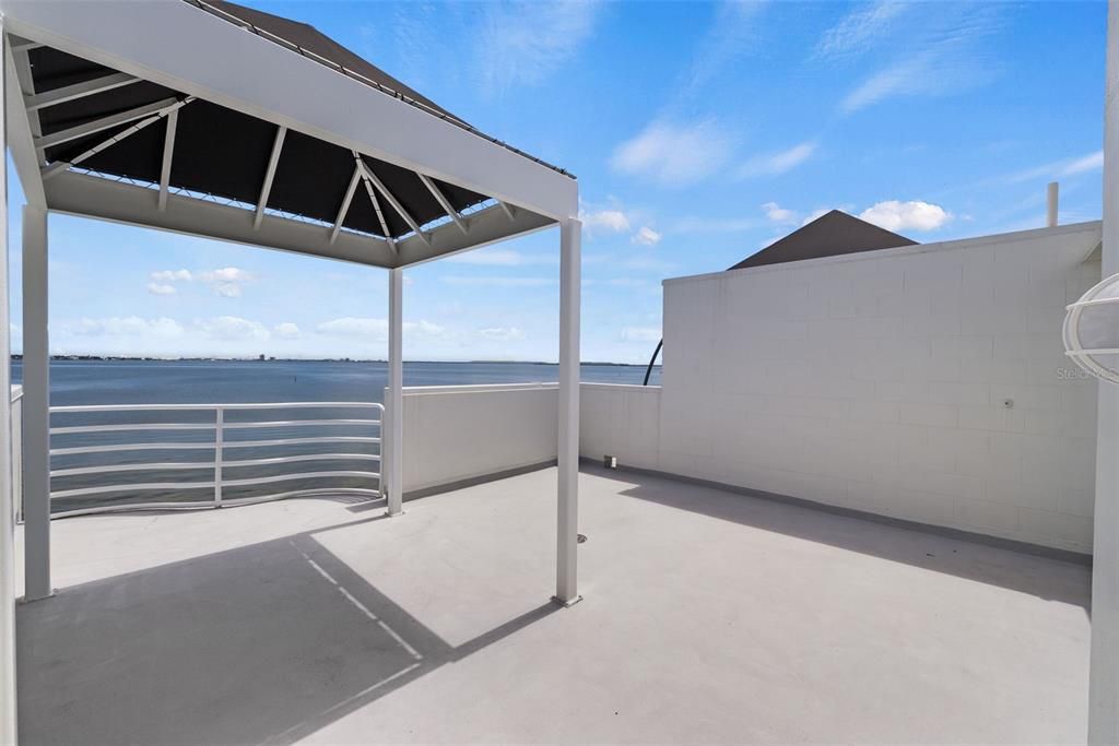 For Sale: $1,000,000 (3 beds, 3 baths, 2296 Square Feet)