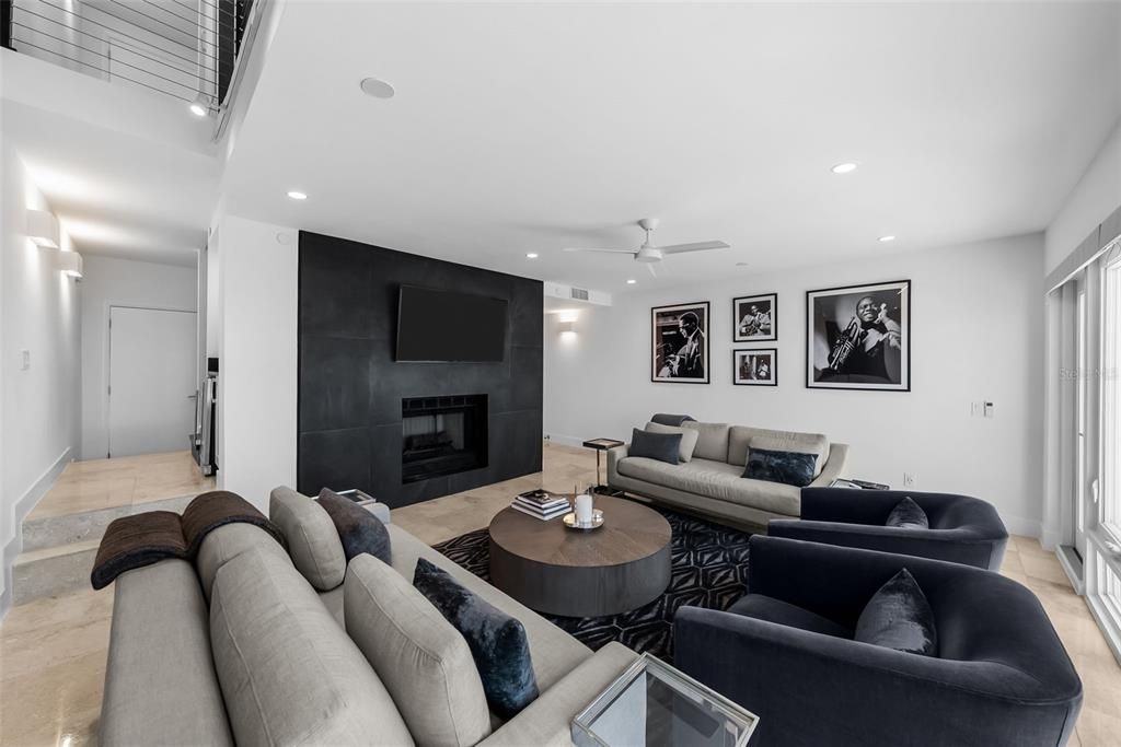 For Sale: $1,000,000 (3 beds, 3 baths, 2296 Square Feet)