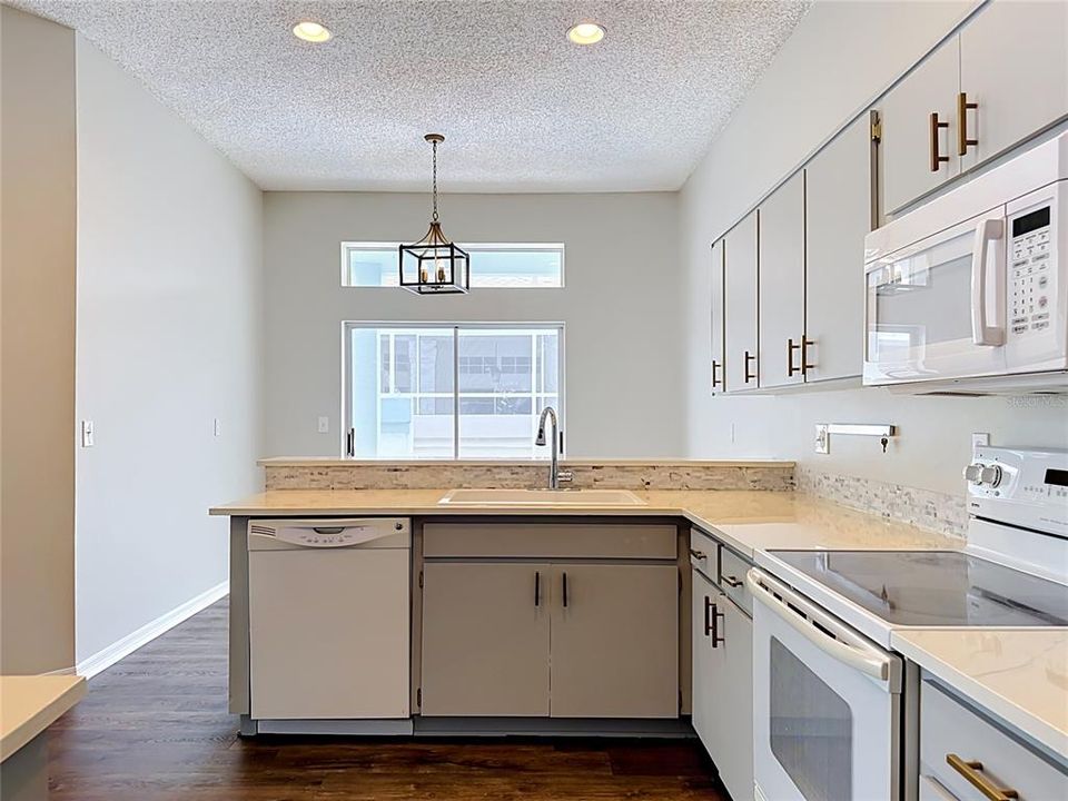 For Sale: $234,900 (2 beds, 3 baths, 2105 Square Feet)