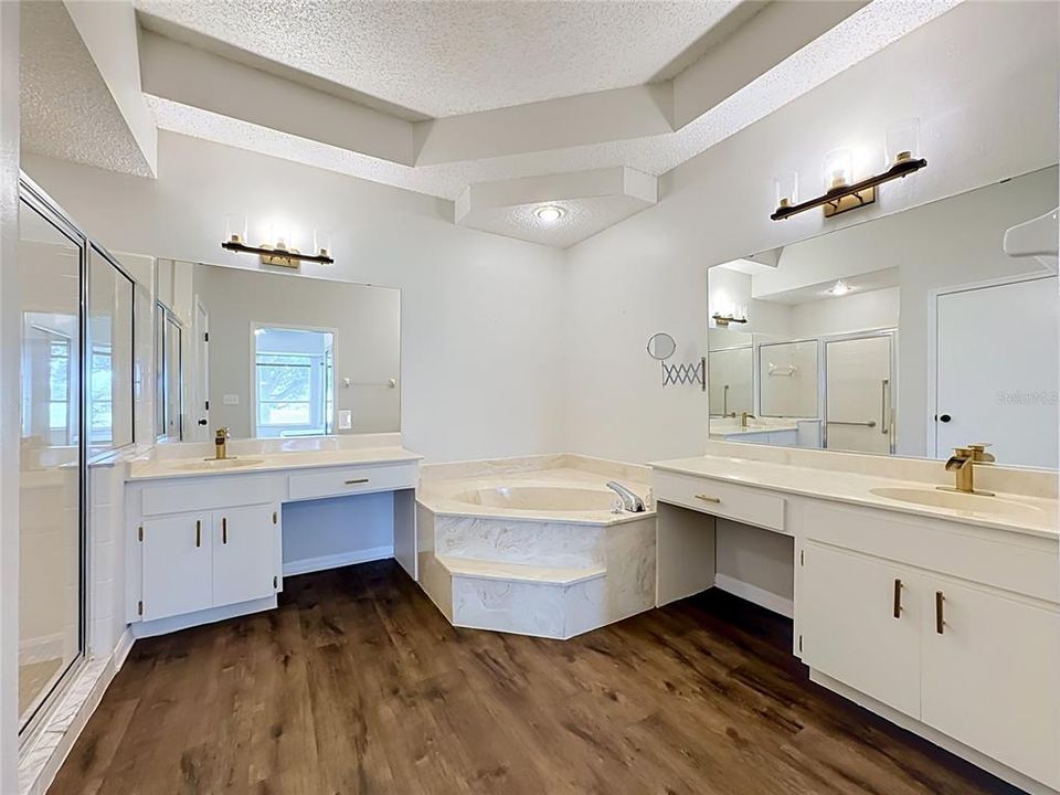 For Sale: $234,900 (2 beds, 3 baths, 2105 Square Feet)
