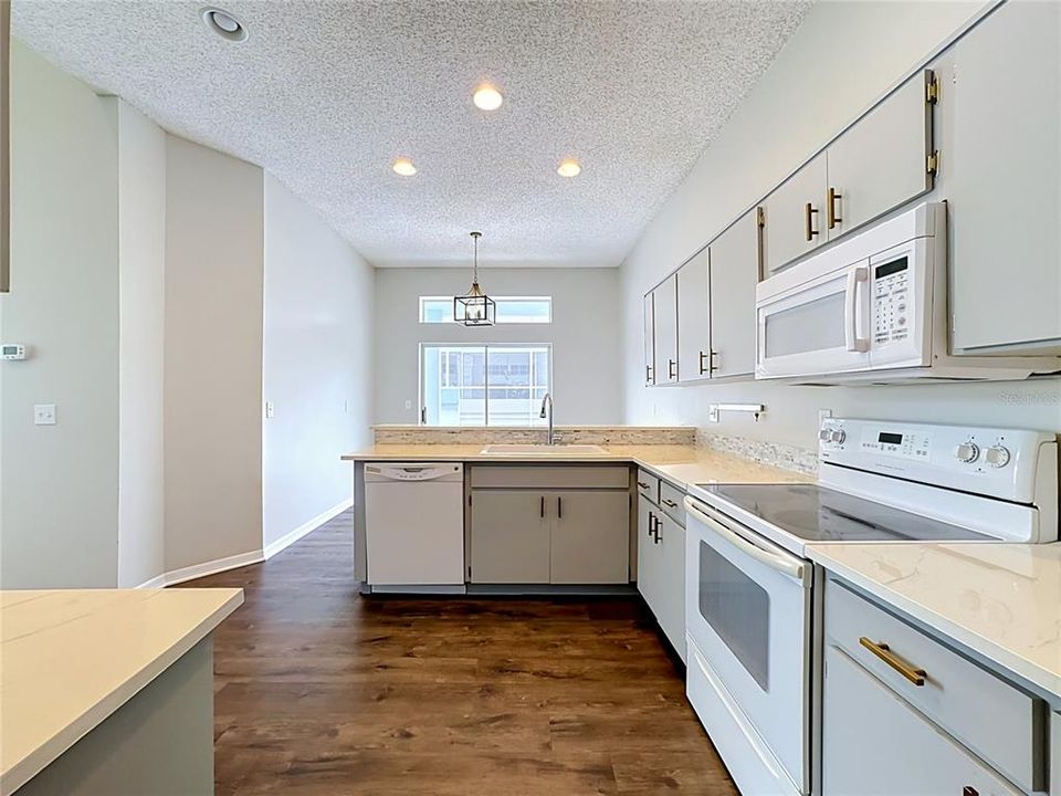 For Sale: $234,900 (2 beds, 3 baths, 2105 Square Feet)