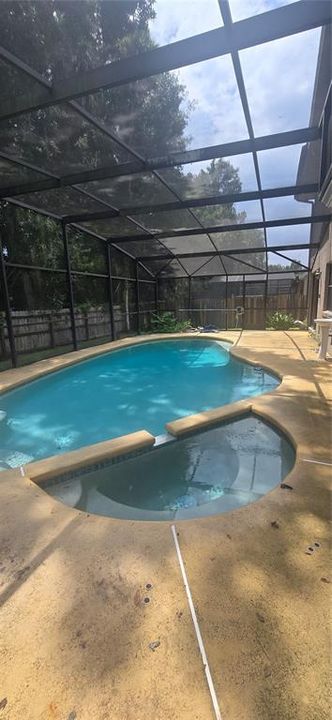 En Venta: $549,000 (4 camas, 3 baños, 2300 Pies cuadrados)