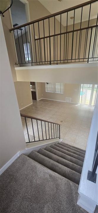 En Venta: $549,000 (4 camas, 3 baños, 2300 Pies cuadrados)