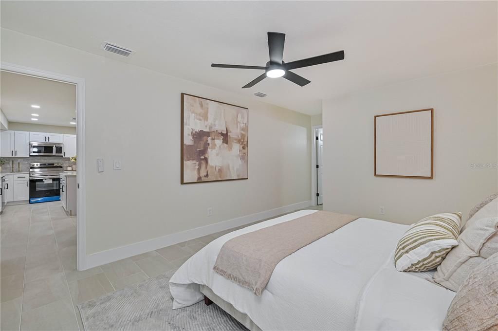 For Sale: $275,000 (2 beds, 2 baths, 1270 Square Feet)